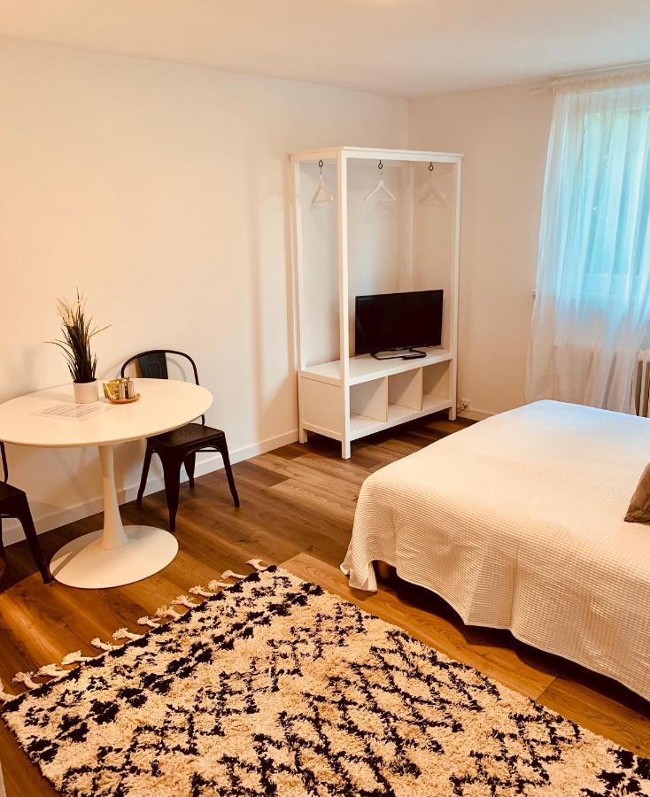 Gaestehaus Zur Uni Klinik Exklusives Apartment Mit Kueche Und Badezimmer Homburg  Kültér fotó