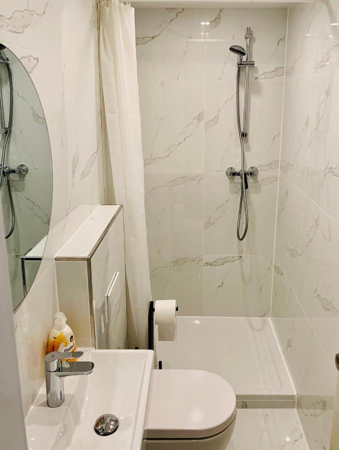 Gaestehaus Zur Uni Klinik Exklusives Apartment Mit Kueche Und Badezimmer Homburg  Kültér fotó